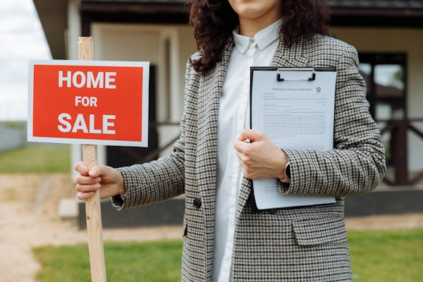 Navigating Capital Gains Tax on Real Estate: Essential Guide for Selling Your Home